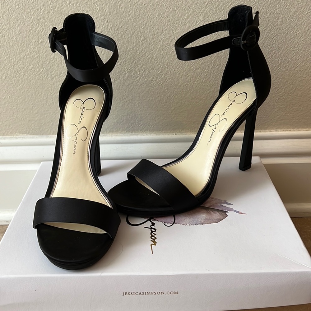 Jessica Simpson size 7 worn once